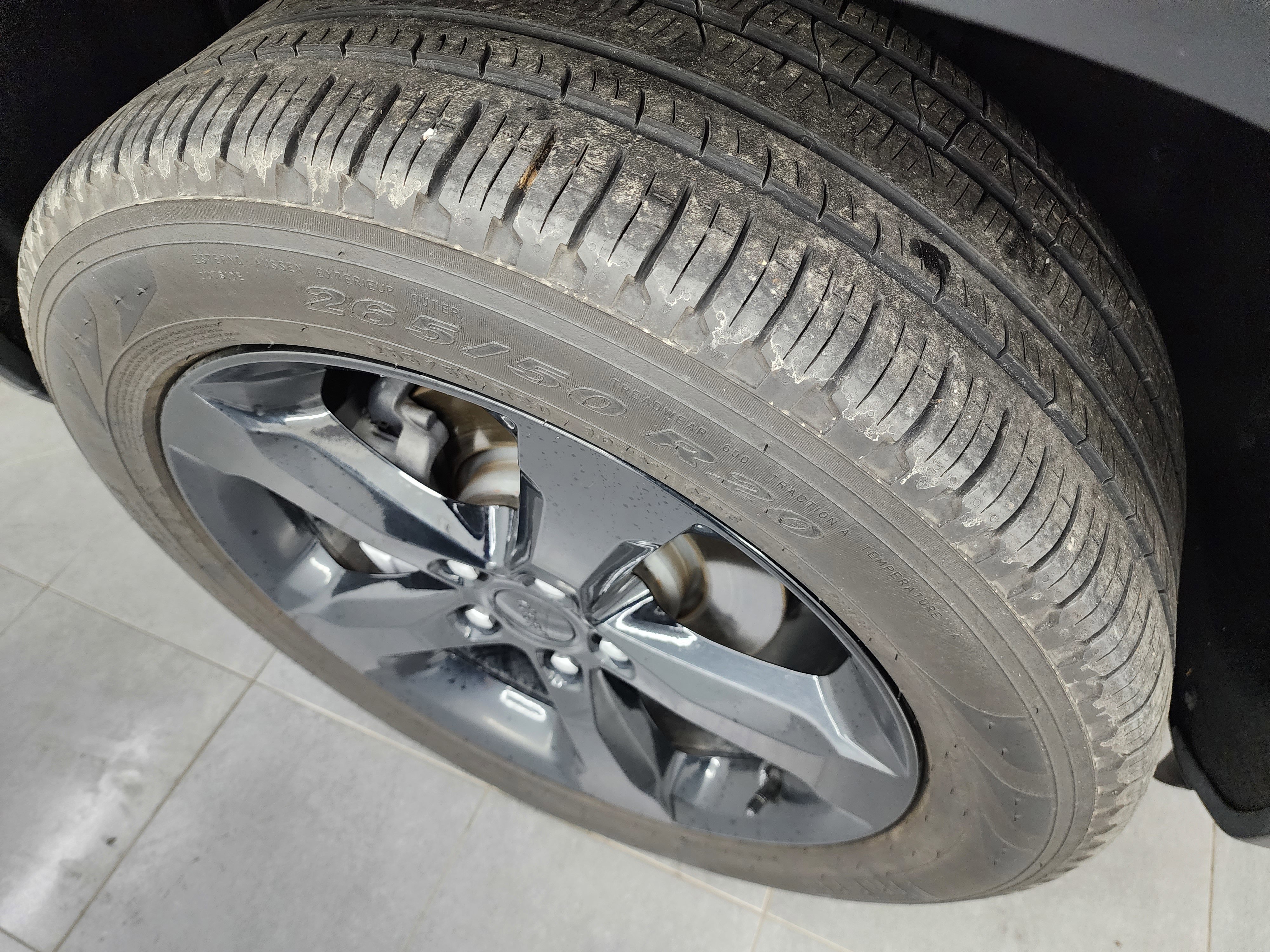 Used 2023 Jeep Grand Cherokee Limited w/ Black Appearance Package image 3