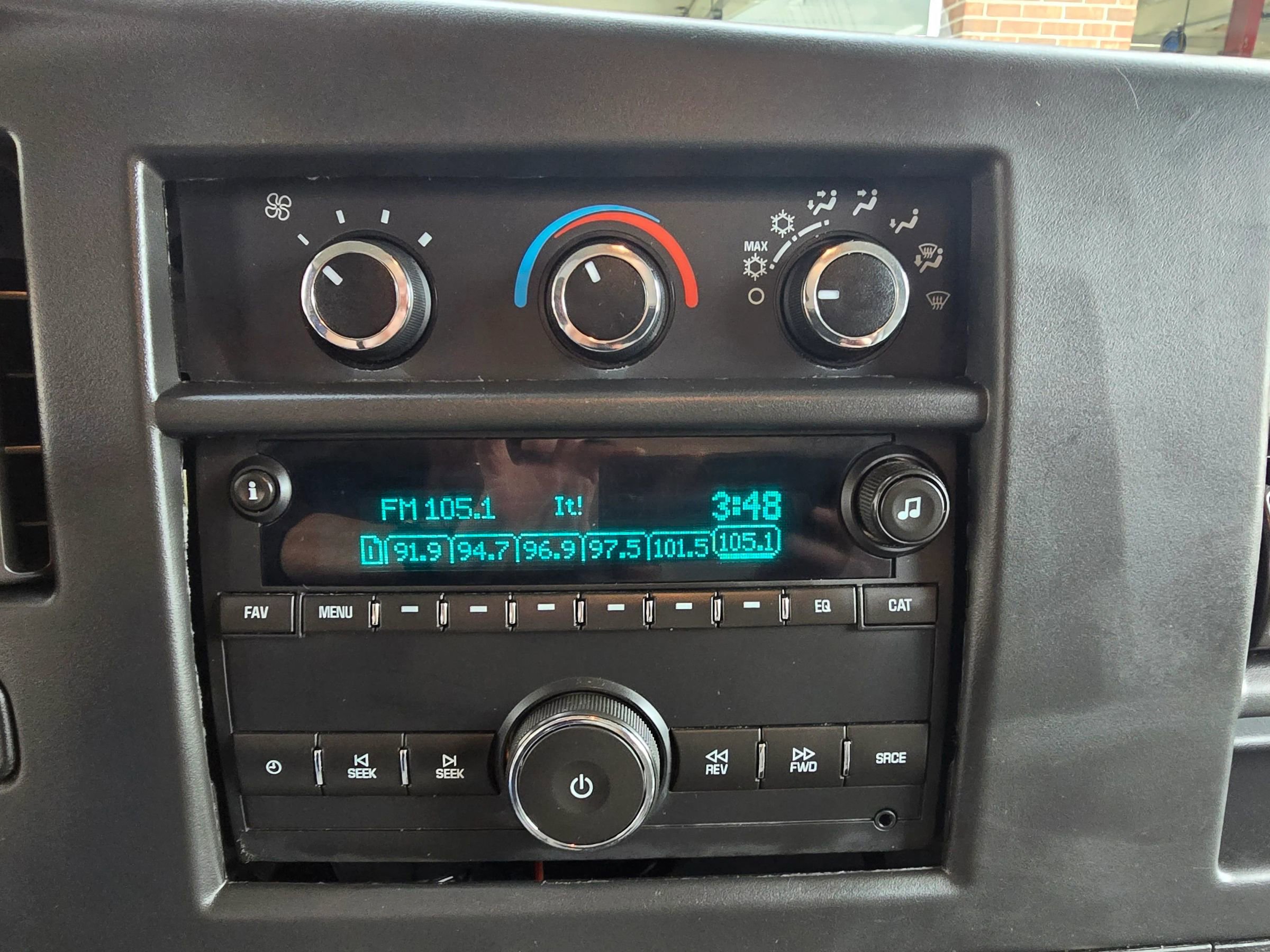 Used 2018 Chevrolet Express 3500 w/ Power Convenience Package RWD image 23