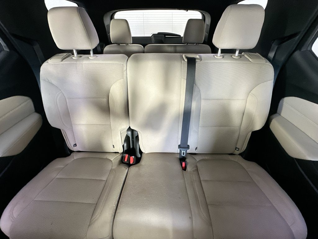 Used 2023 Chevrolet Traverse LS FWD image 13