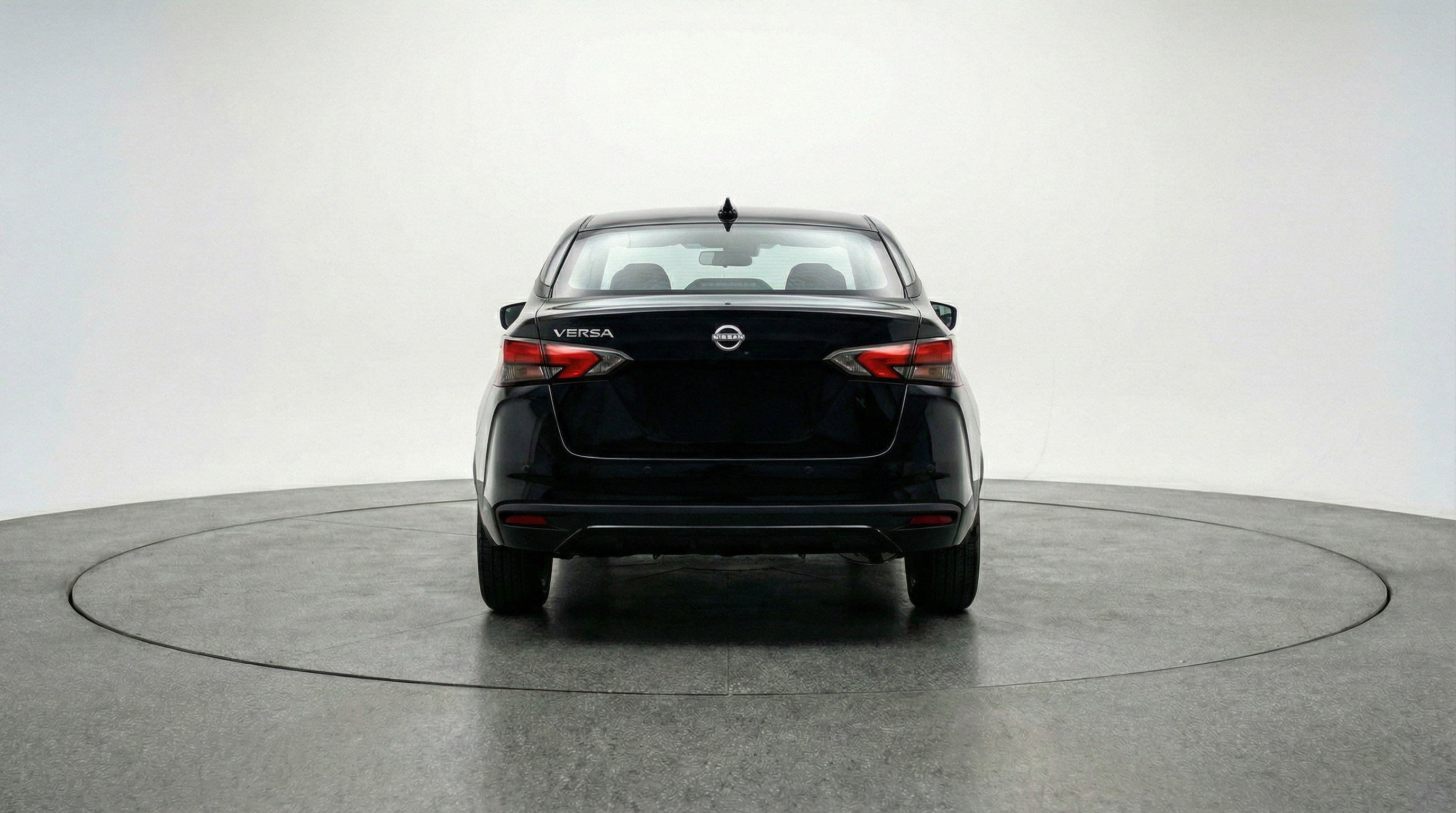 Used 2025 Nissan Versa SV image 7