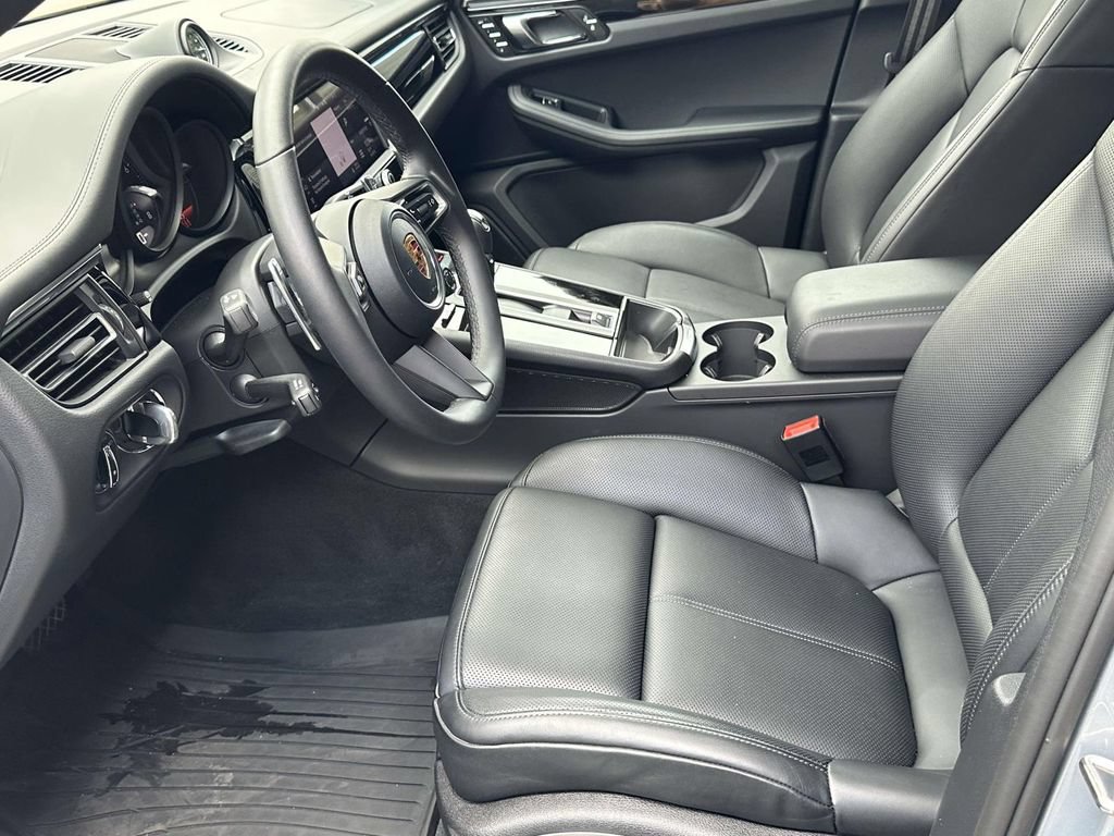 Certified 2026 Porsche Macan AWD/4WD image 20