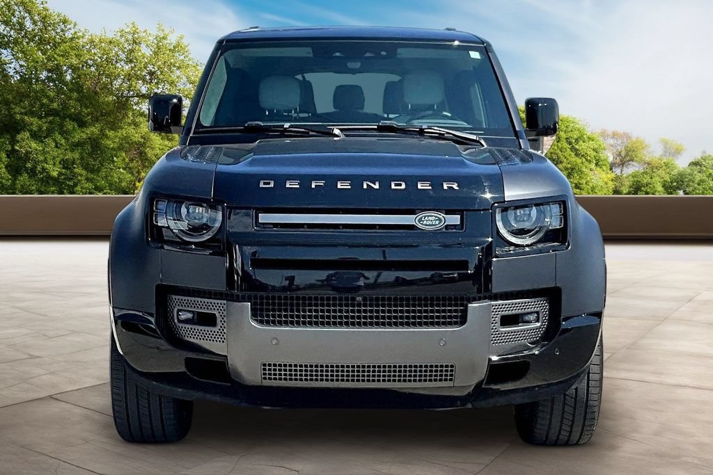 Used 2025 Land Rover Defender 130 V8 AWD/4WD image 3