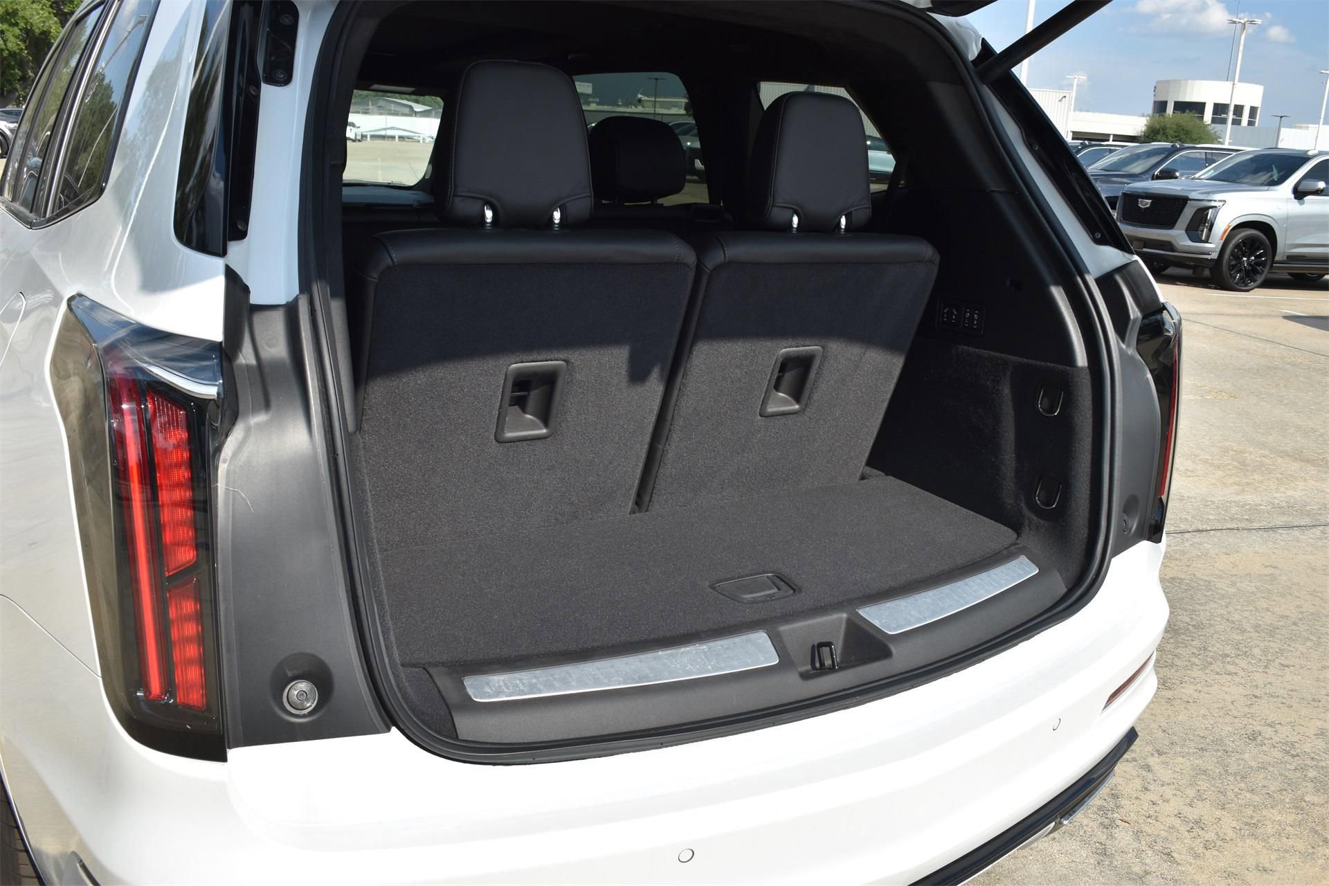 New 2025 Cadillac XT6 Sport w/ Platinum Package image 24