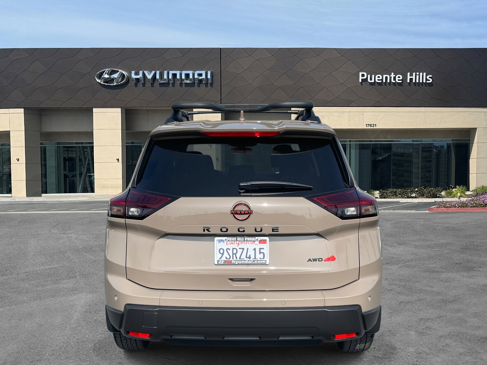 Used 2025 Nissan Rogue SV image 5