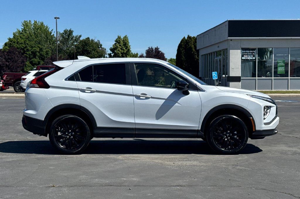 New 2026 Mitsubishi Eclipse Cross LE AWD/4WD image 3