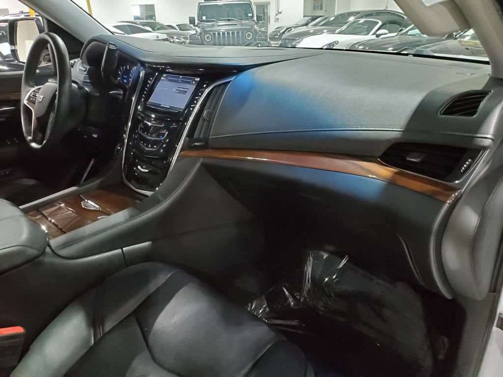 Used 2017 Cadillac Escalade Premium Luxury AWD/4WD image 14