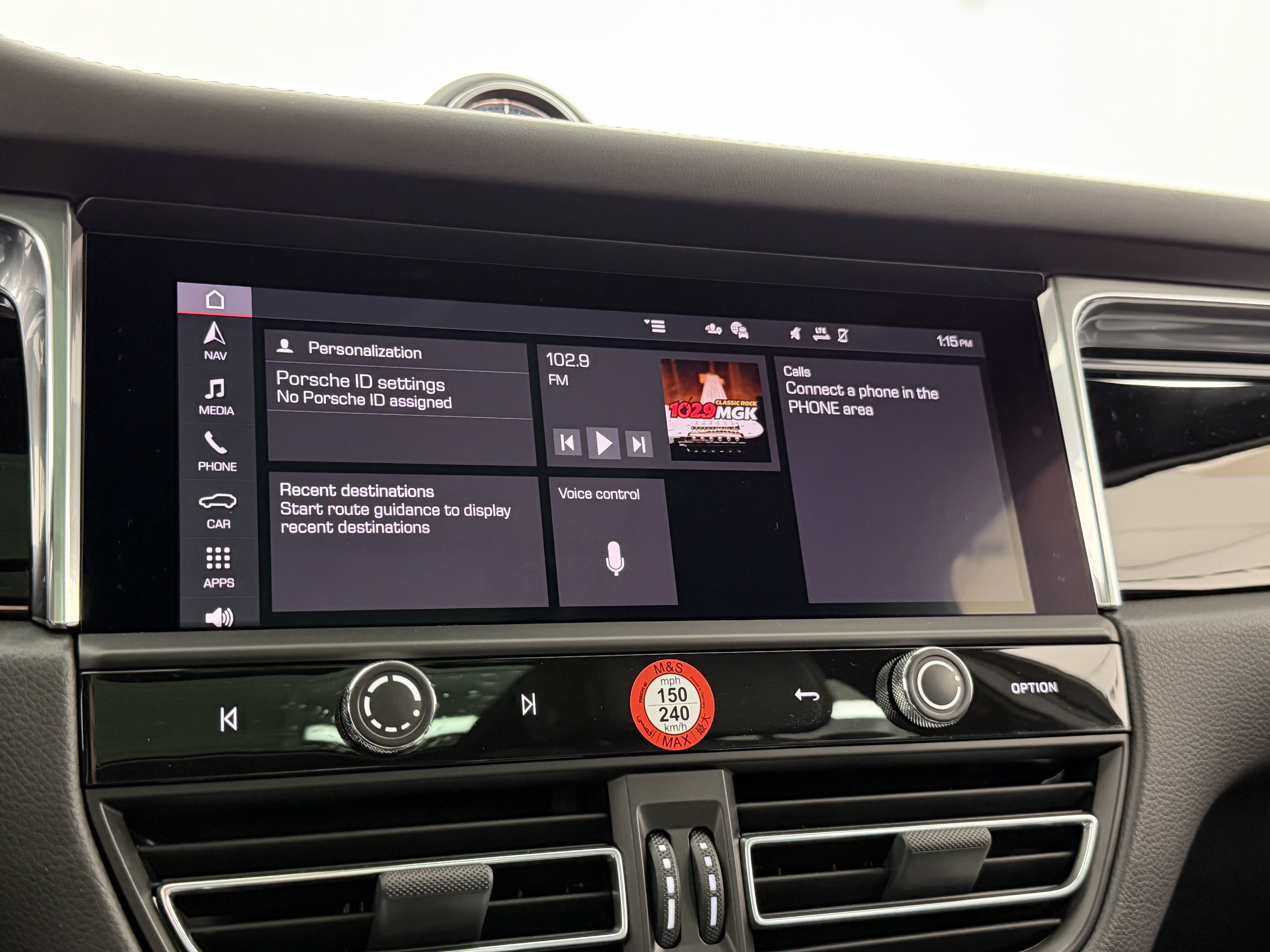 Certified 2026 Porsche Macan AWD/4WD image 41