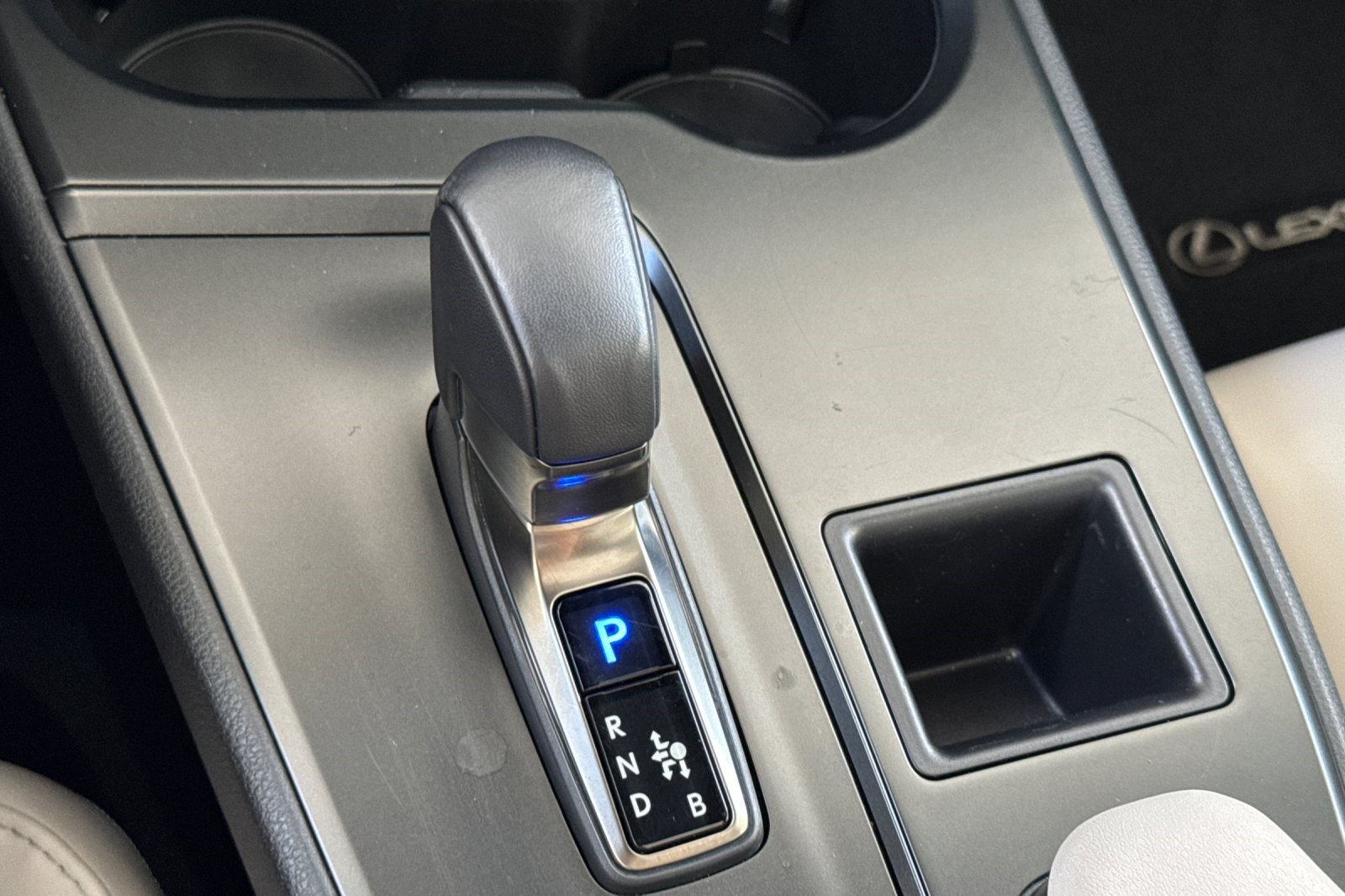 Certified 2026 Lexus UX 300h FWD w/ Accessory Package (Z1) image 27