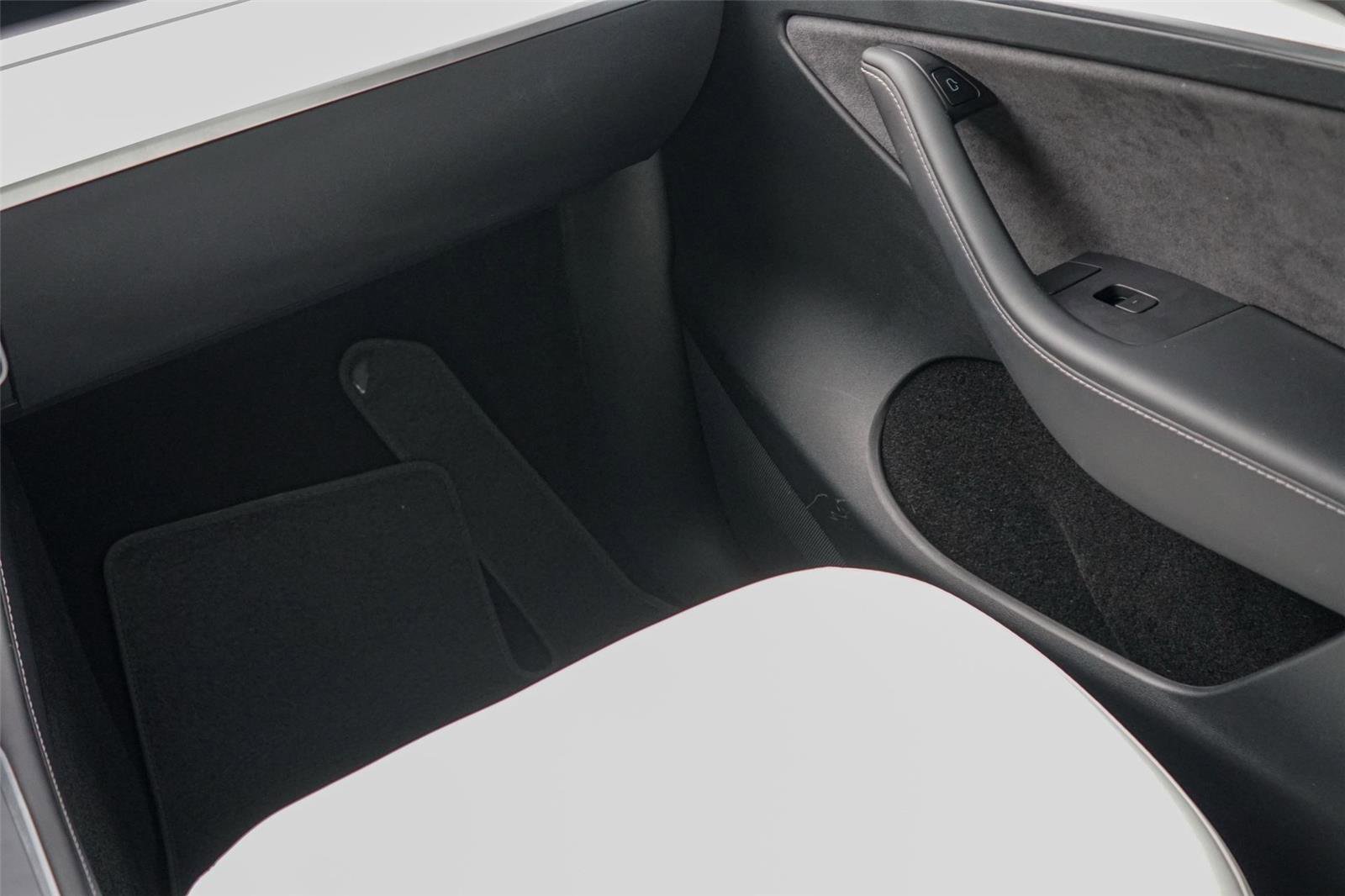 Used 2022 Tesla Model Y Performance AWD/4WD image 25