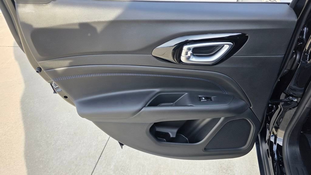 New 2026 Jeep Compass Latitude image 19