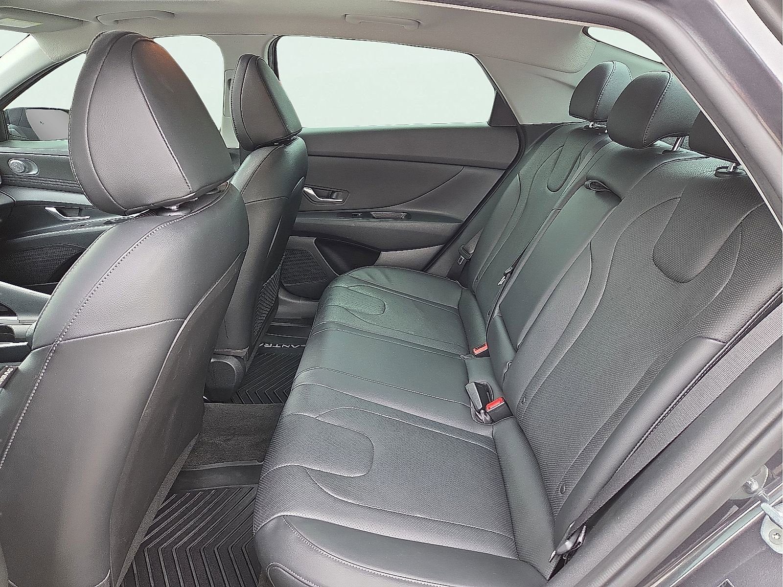 Used 2021 Hyundai Elantra Limited FWD image 10