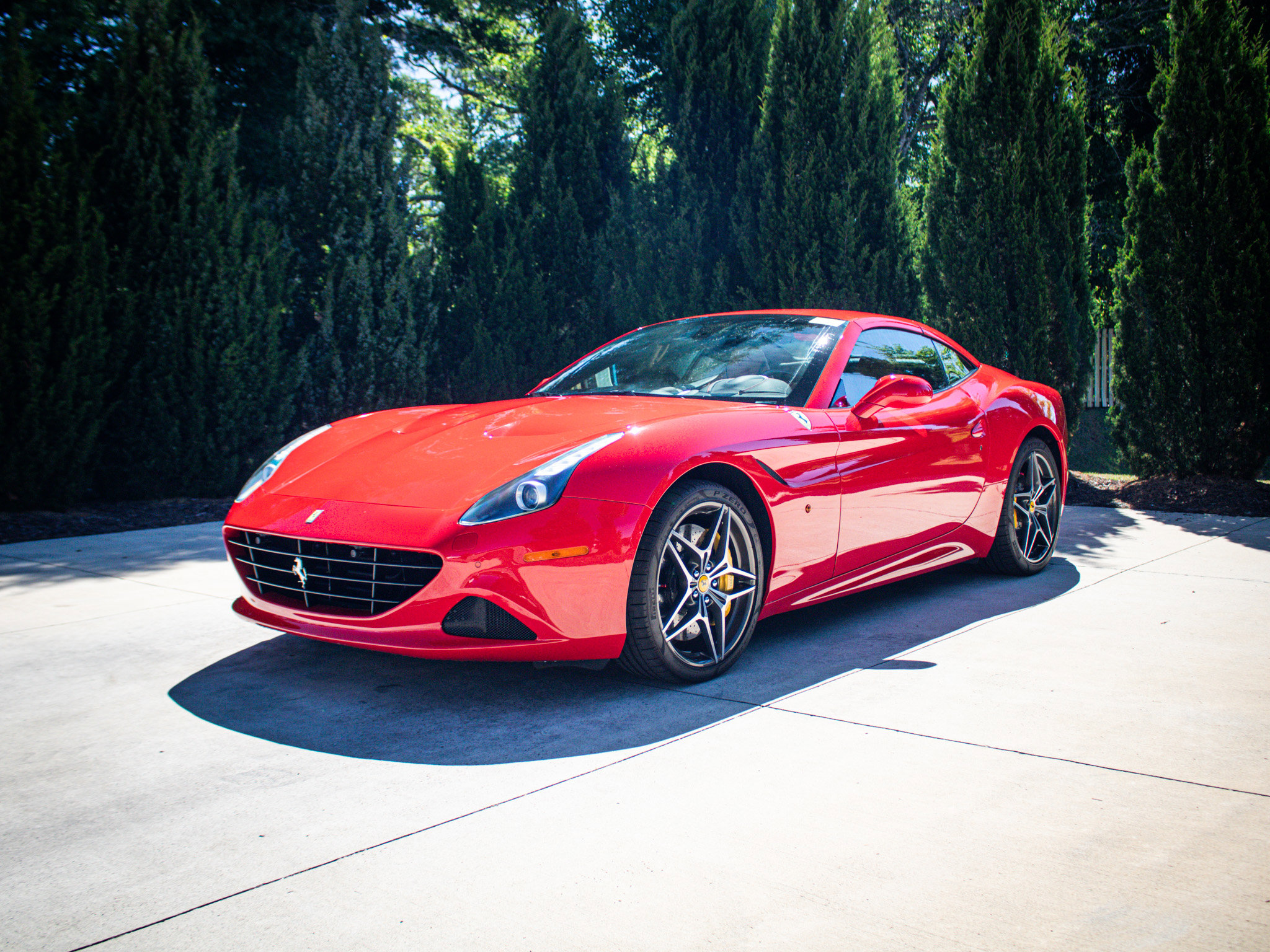 Used 2017 Ferrari California T RWD image 6
