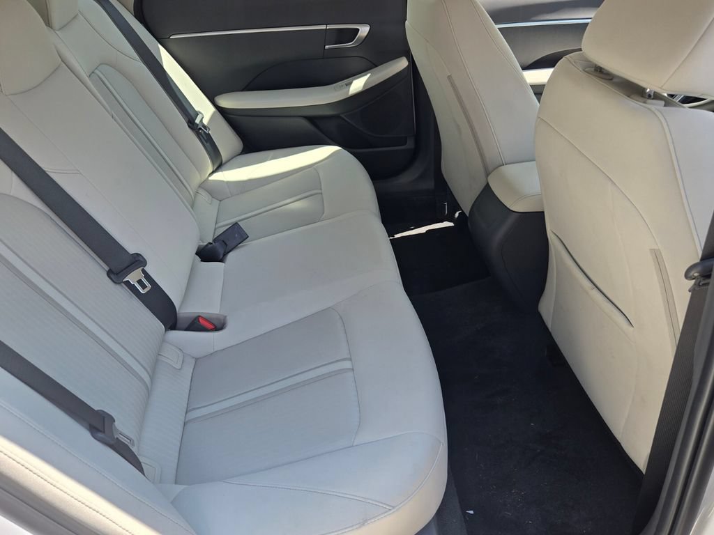 Used 2025 Hyundai Sonata SE FWD image 17