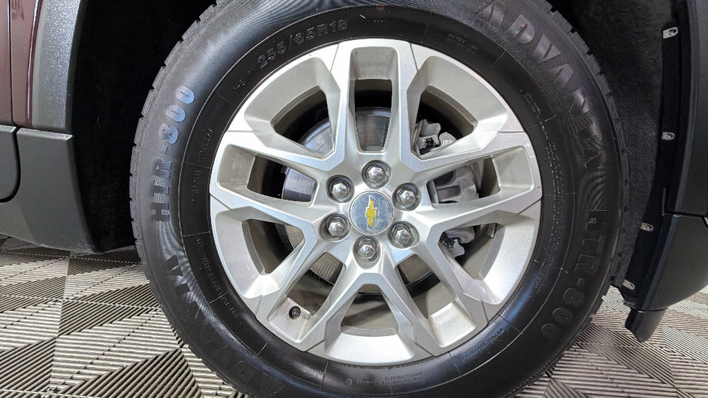 Certified 2021 Chevrolet Traverse LT FWD image 38