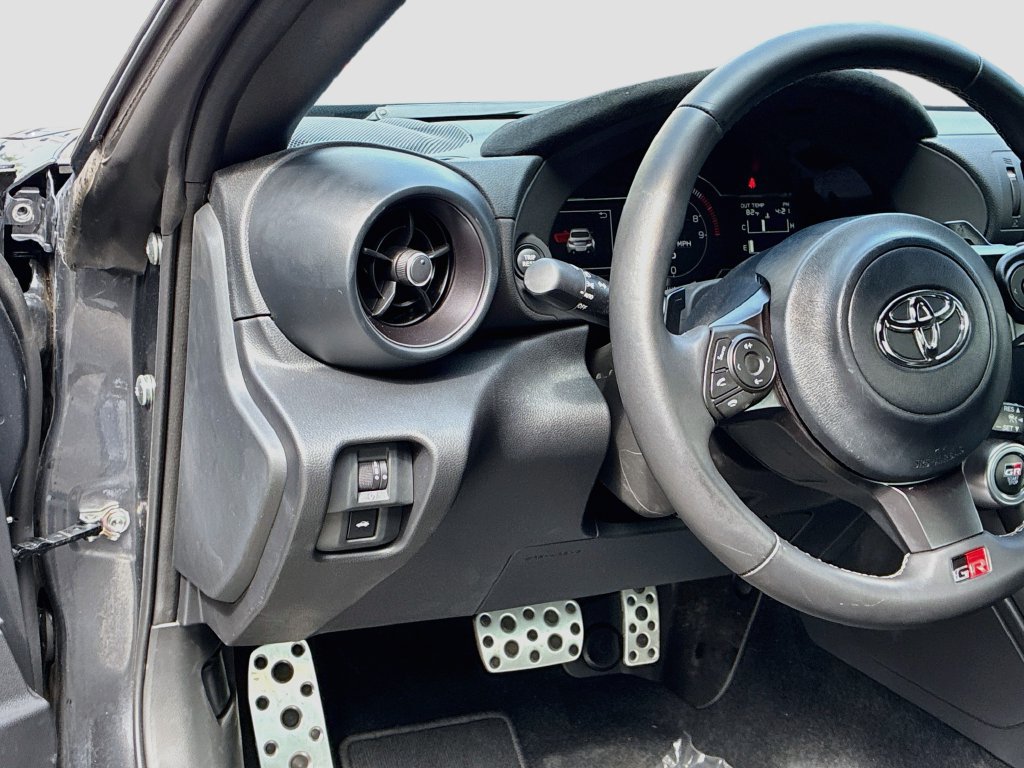 Used 2025 Toyota GR86 Premium RWD image 10