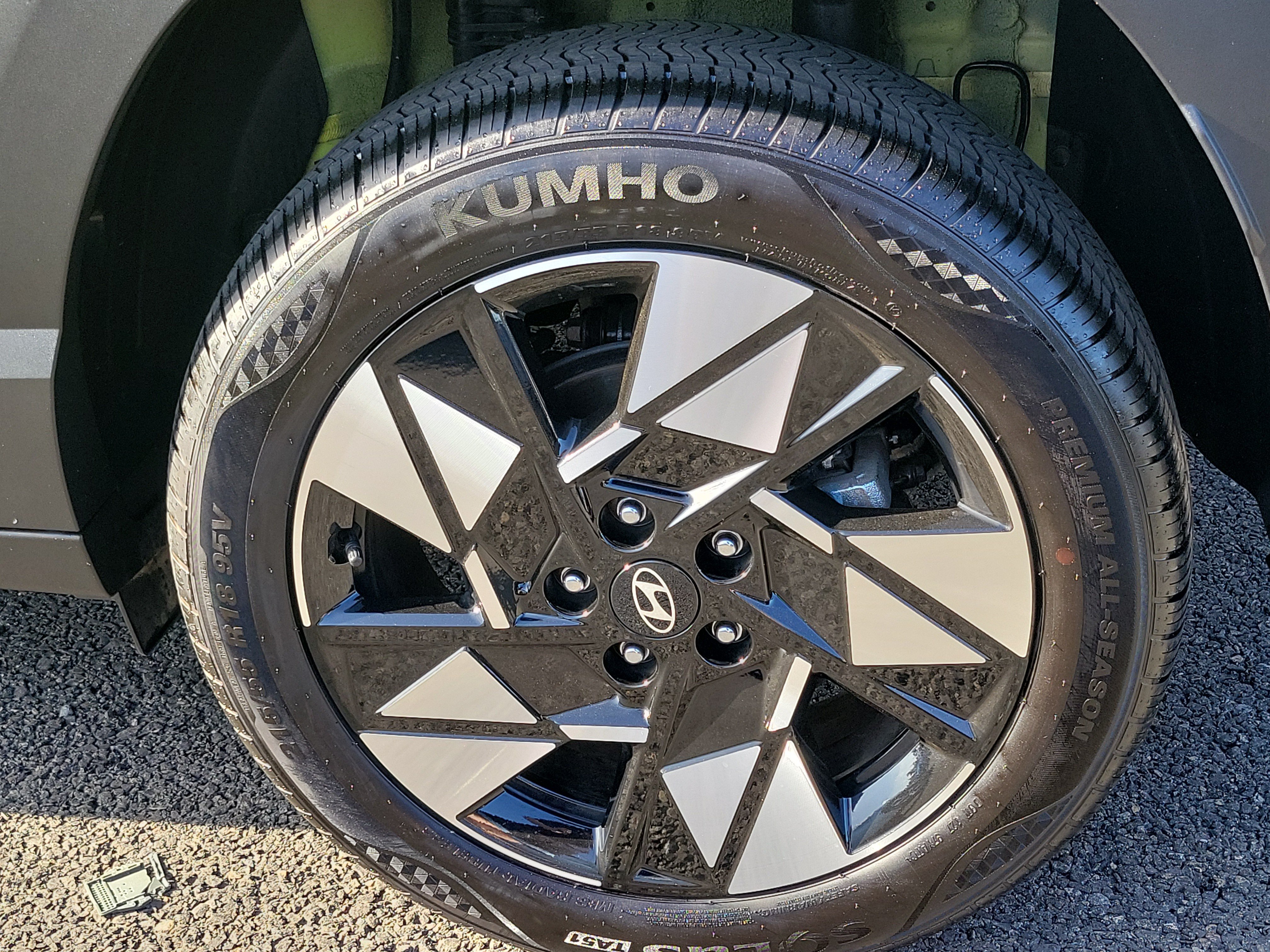 Certified 2025 Hyundai Kona SEL AWD/4WD image 5