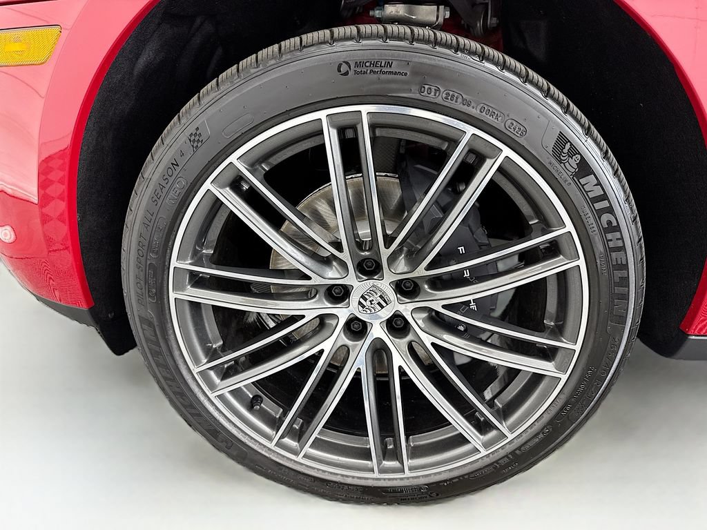 Used 2026 Porsche Macan AWD/4WD image 31