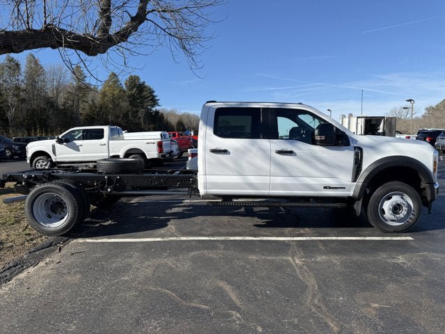 New 2026 Ford F550 4x4 Crew Cab image 4