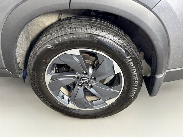 Certified 2026 Nissan Rogue SV AWD/4WD image 24