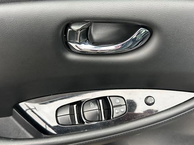 Used 2016 Nissan Leaf SL image 18