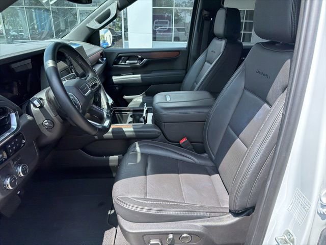 Used 2025 GMC Yukon Denali RWD image 7