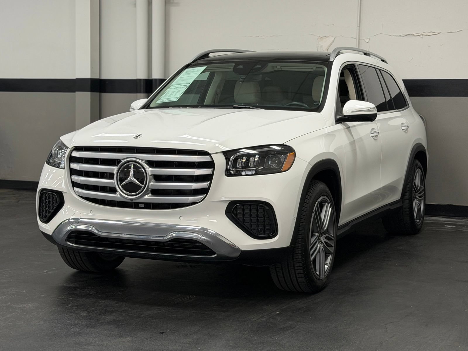 Used 2024 Mercedes-Benz GLS 450 4MATIC image 7