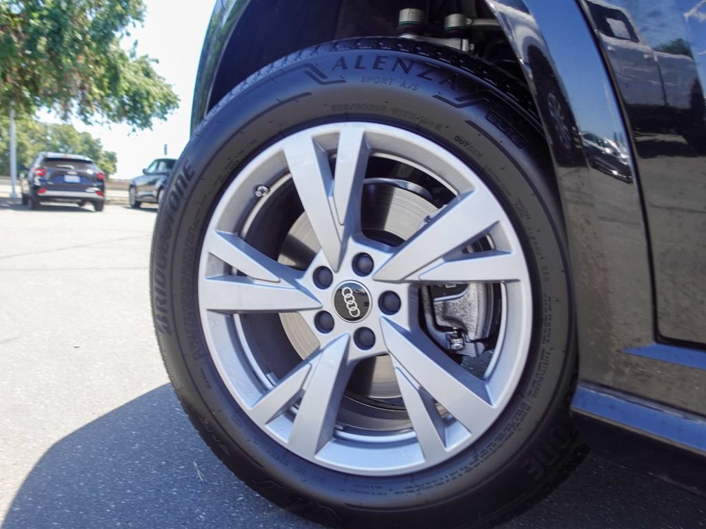 Used 2025 Audi Q5 Premium w/ Convenience Package AWD/4WD image 18