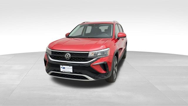 Used 2023 Volkswagen Taos SE w/ Panoramic Sunroof Package AWD/4WD image 7