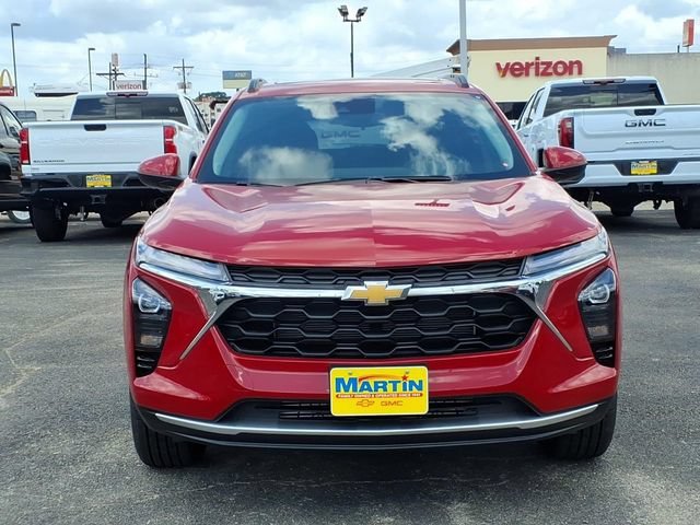New 2026 Chevrolet Trax LT w/ Sunroof Package FWD image 2