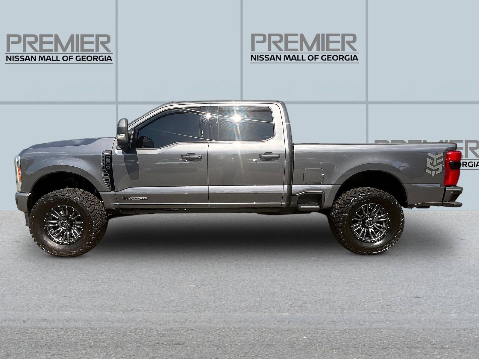 Used 2023 Ford F250 Lariat w/ Lariat Ultimate Package AWD/4WD image 4