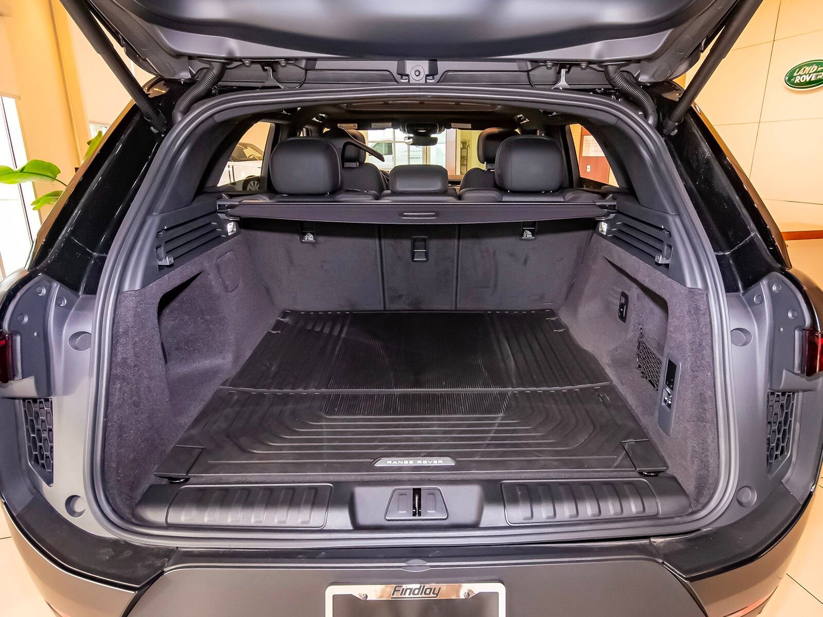 New 2025 Land Rover Range Rover Sport SE image 50