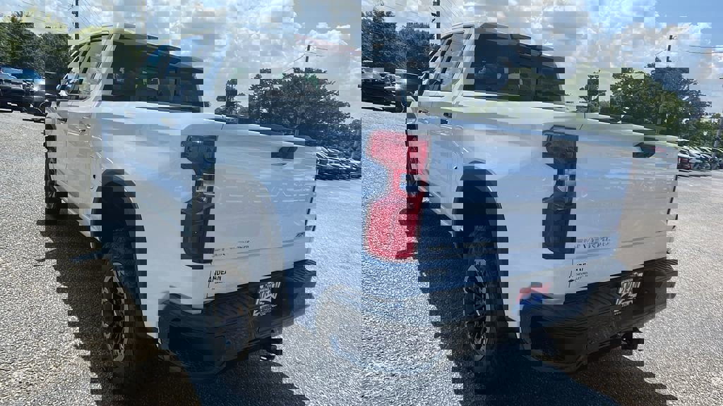 New 2025 Chevrolet Silverado 1500 ZR2 w/ Technology Package image 7