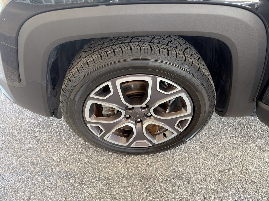 Used 2016 Jeep Renegade Limited FWD image 37