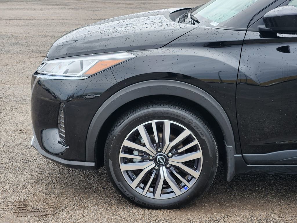 Used 2023 Nissan Kicks SV image 7