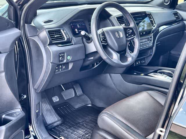 Certified 2024 Honda Passport Black Edition image 3
