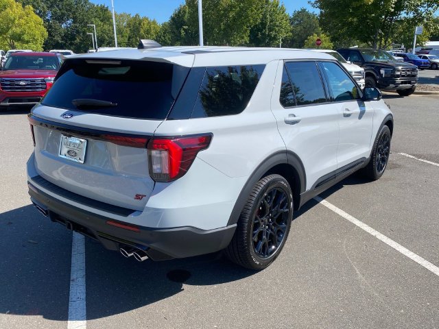 Used 2027 Ford Explorer ST w/ Sun And Sound Package AWD/4WD image 30