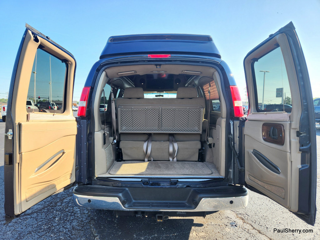 Used 2015 Chevrolet Express 2500 RWD image 11