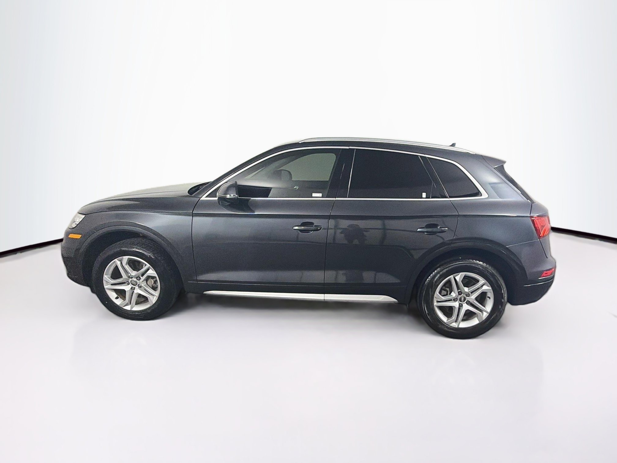 Used 2019 Audi Q5 2.0T Premium w/ Convenience Package AWD/4WD image 4