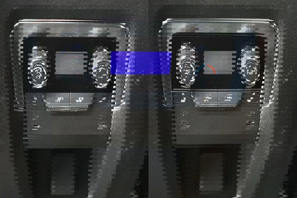 Used 2025 Chevrolet Tahoe Premier AWD/4WD image 13