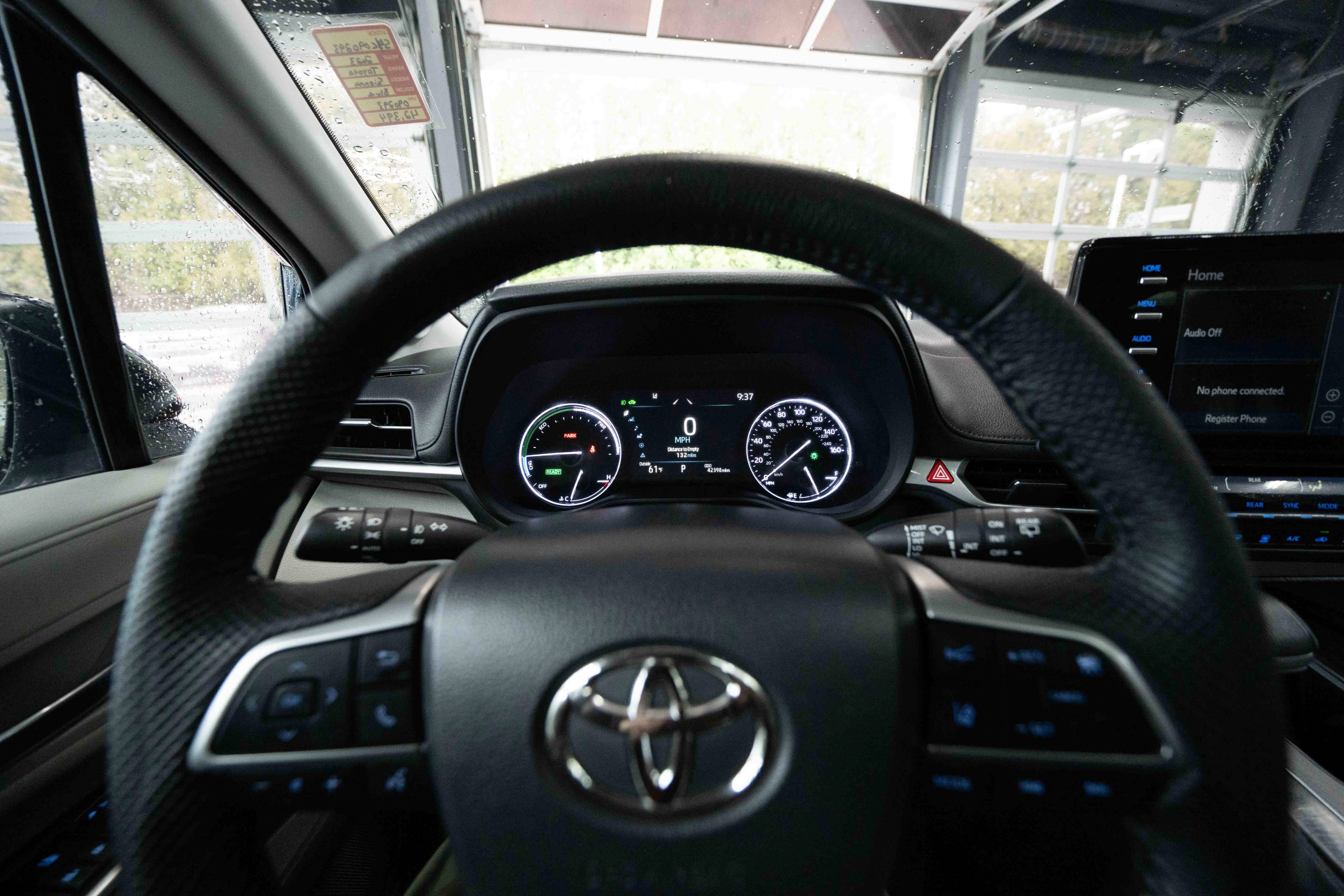Used 2023 Toyota Sienna Limited image 15