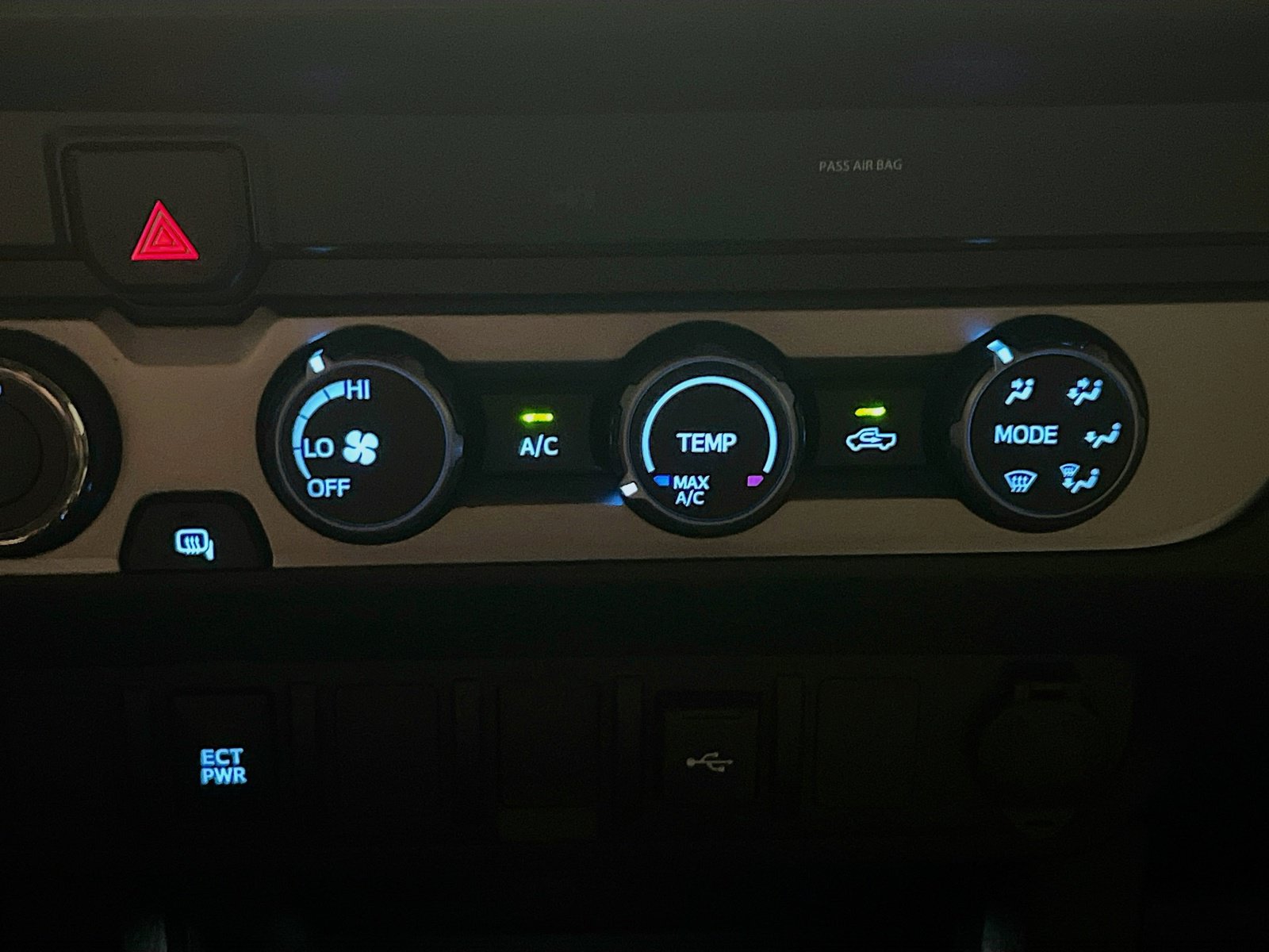 Used 2023 Toyota Tacoma SR AWD/4WD image 11