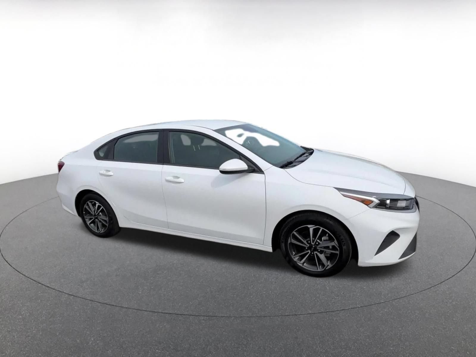 Used 2024 Kia Forte LXS FWD image 2