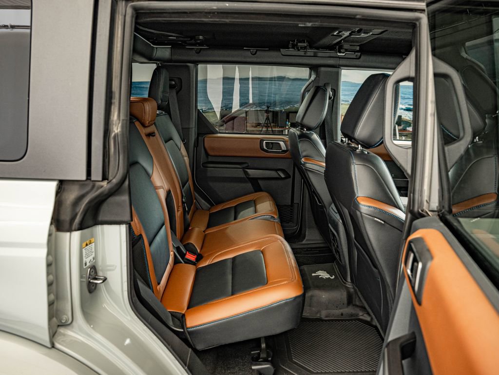Used 2024 Ford Bronco Outer Banks image 36