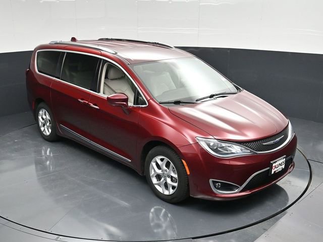 Used 2020 Chrysler Pacifica Touring-L w/ Tire & Wheel Group image 46