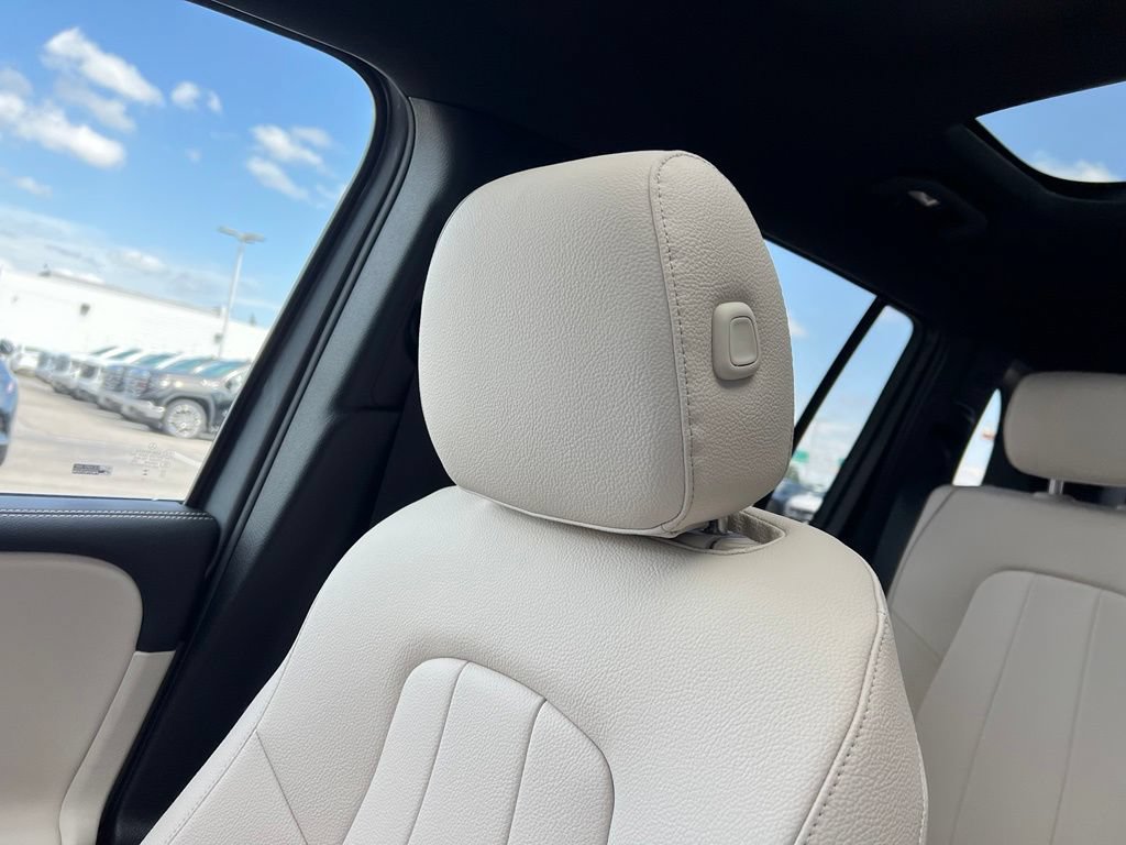 New 2026 Mercedes-Benz GLB 250 4MATIC image 26