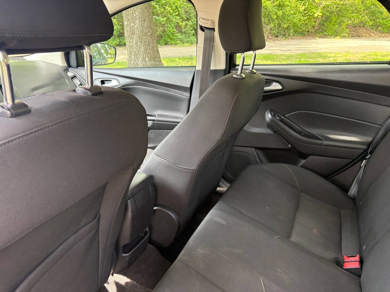 Used 2017 Ford Focus SE FWD image 18