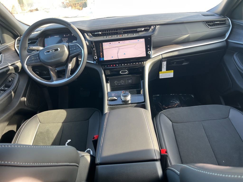 New 2026 Jeep Grand Cherokee Altitude image 15