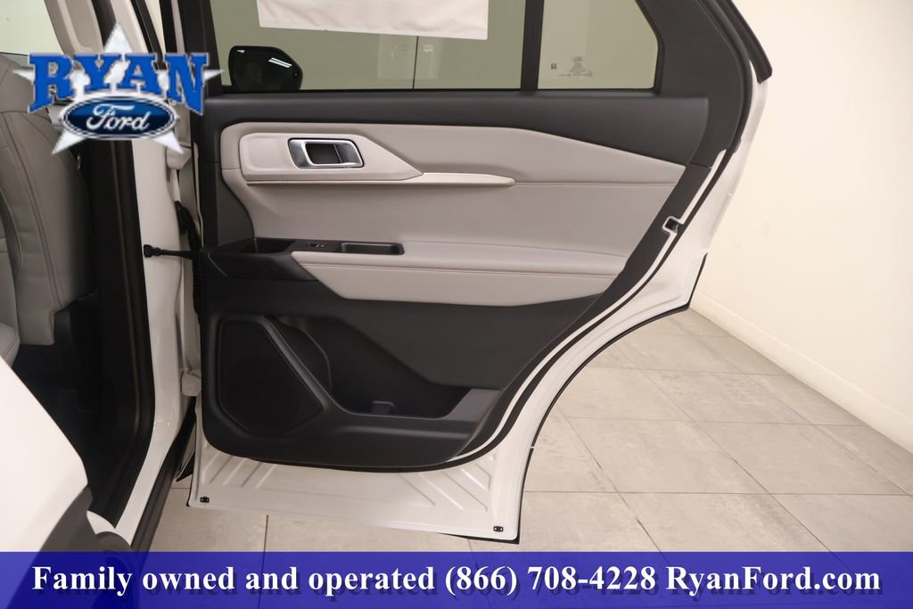 New 2026 Ford Explorer Active w/ Active Comfort Package image 12