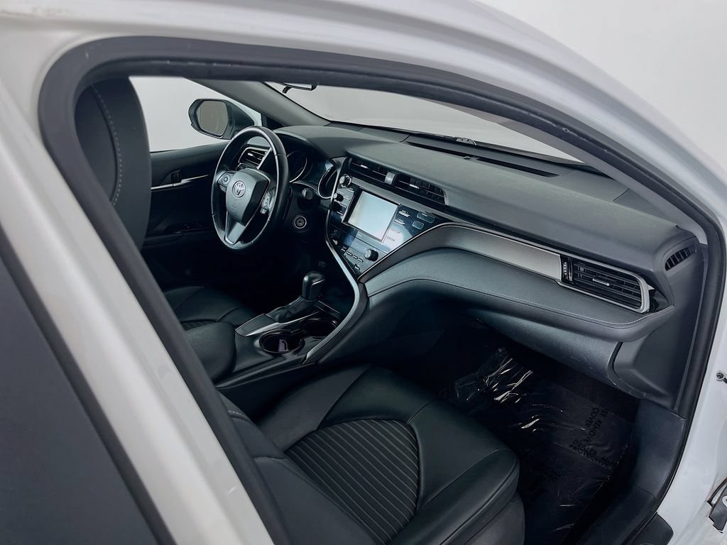 Used 2020 Toyota Camry SE FWD image 33