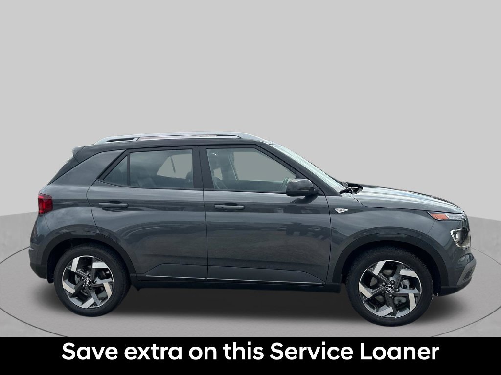 Used 2026 Hyundai Venue SEL FWD image 6
